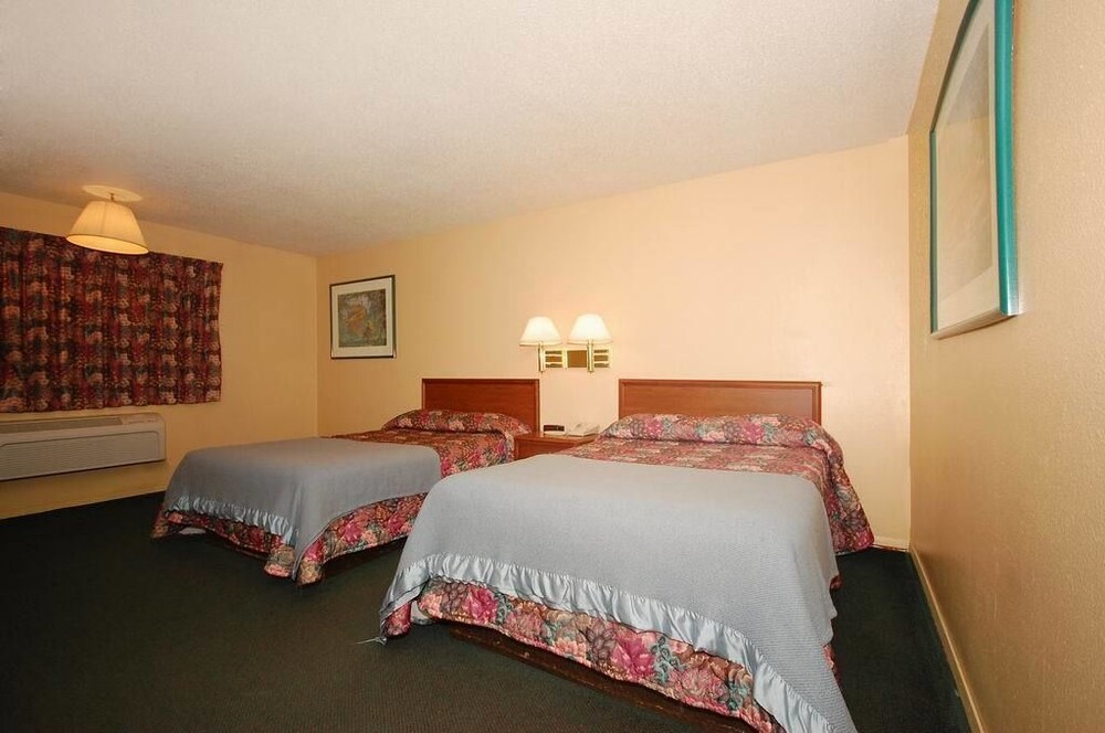 Americas Best Value Inn Webster City - photo 8