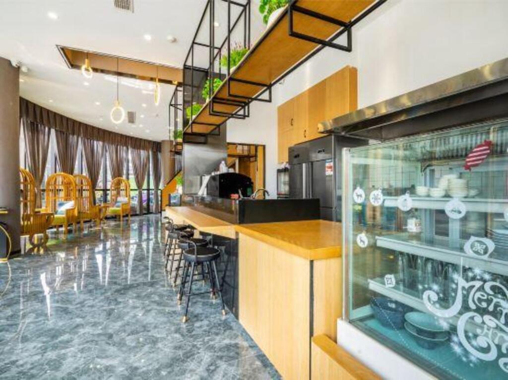 Super 8 Hangzhou Binjiang Da Xue Cheng — 4-Star Luxury Hotel in Hangzhou, People's Republic of China