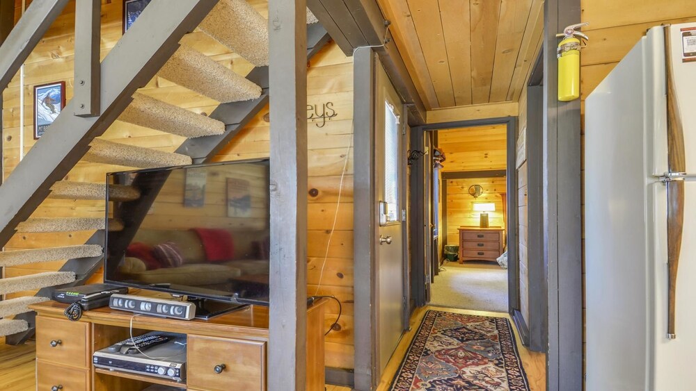 Cluster Cabin 26 — Bend — photo 3