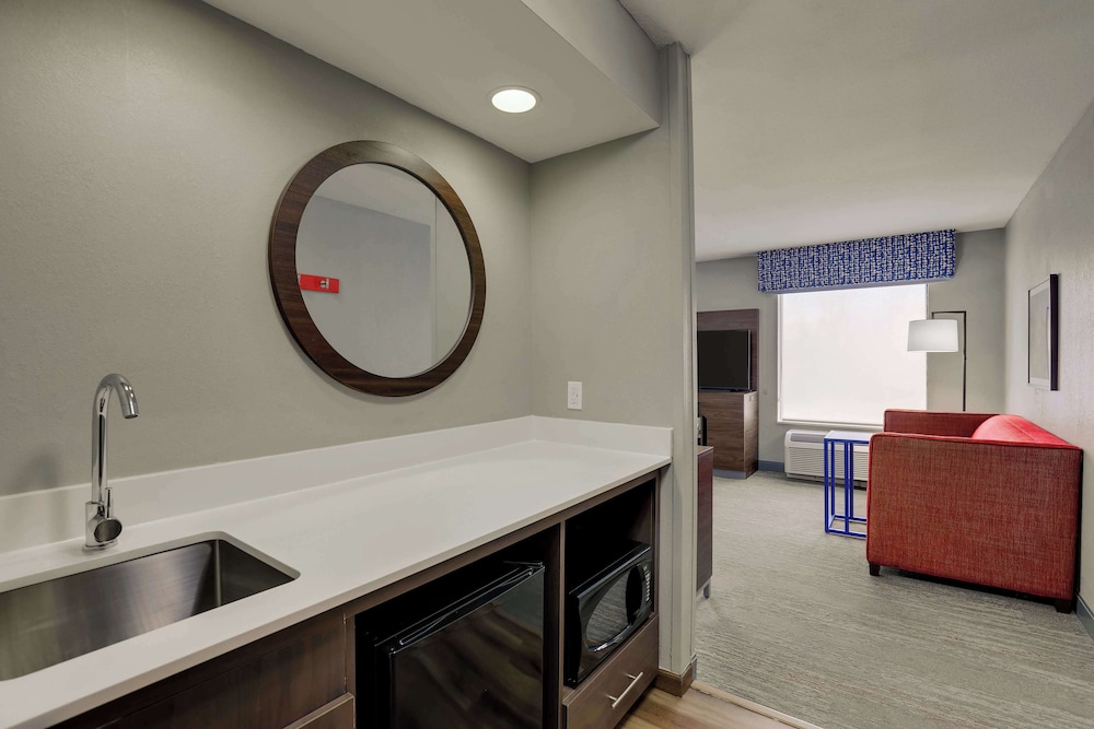 Hampton Inn & Suites St. Louis Edwardsville - photo 23