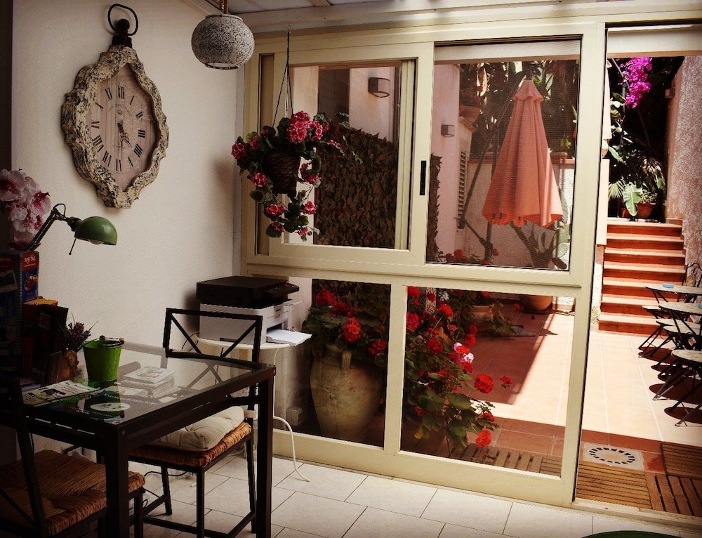 Il Cortiletto Di Piazza Verga — 4-Star Luxury Hotel in Catania, Italy