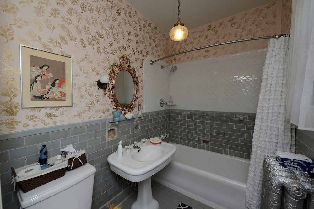 The Munroe Inn - photo 20