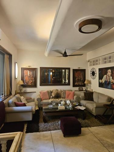 The Beautiful Bollywood Home 2Bhk In Bandra