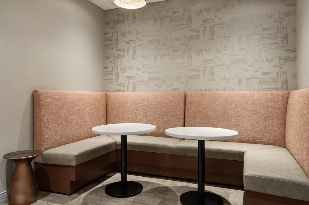 Hampton Inn & Suites Tampa Busch Gardens Area - photo 49