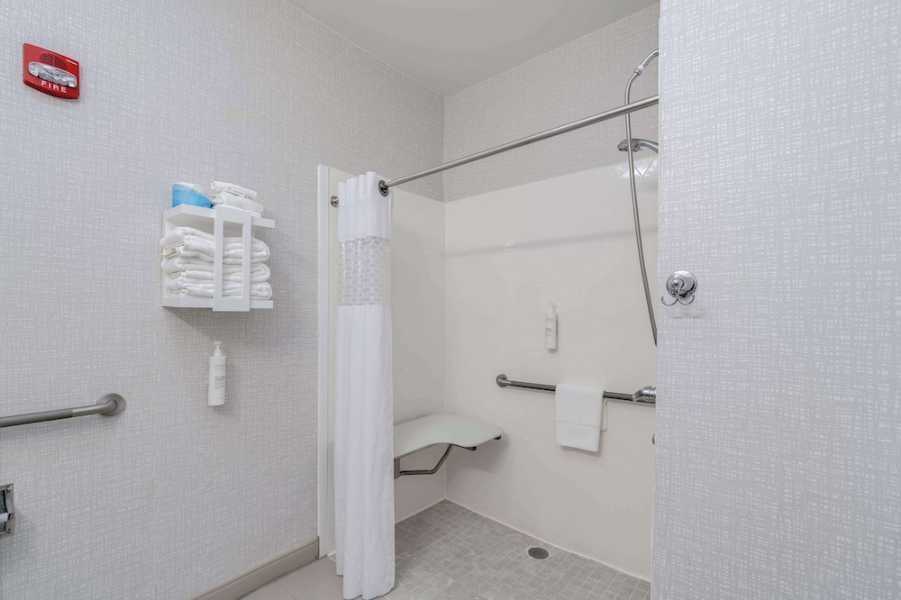 Hampton Inn Bloomington West - photo 29