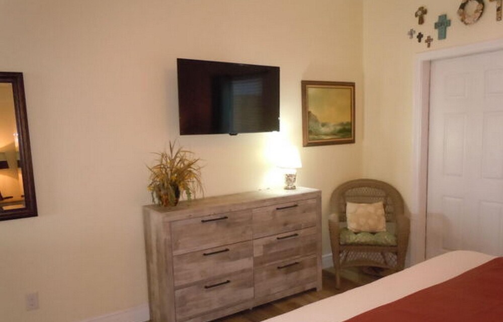 Beachgate CondoSuites and Oceanfront Resort - photo 33
