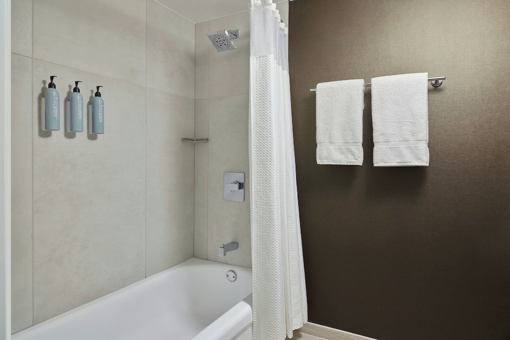 Courtyard by Marriott Pasadena Old Town - photo 31