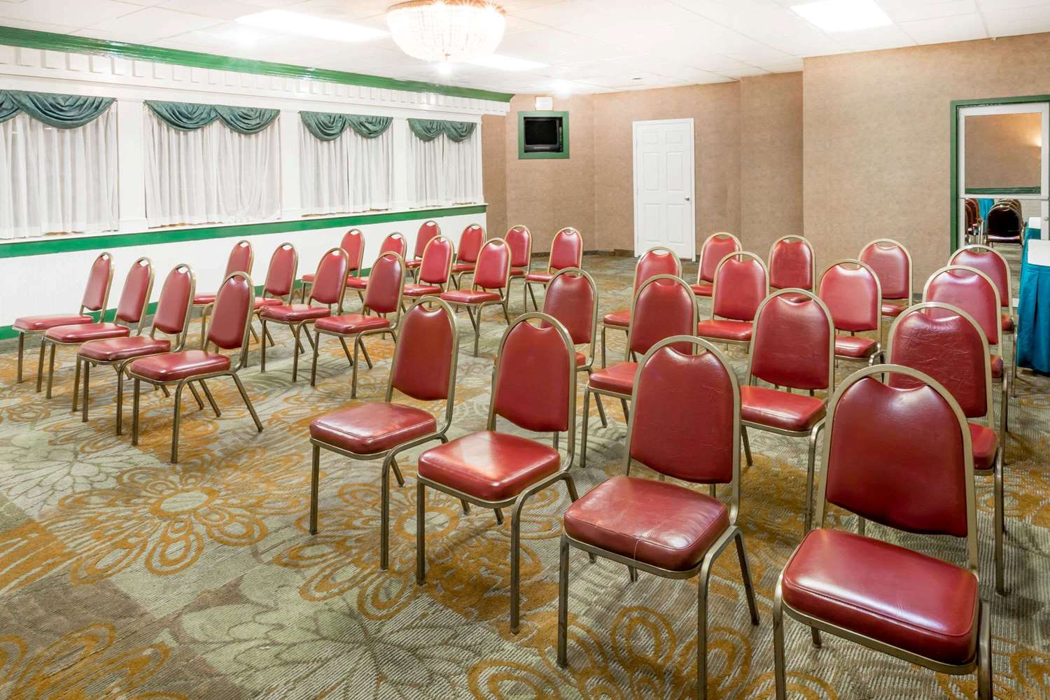 Ramada by Wyndham Roanoke - photo 18