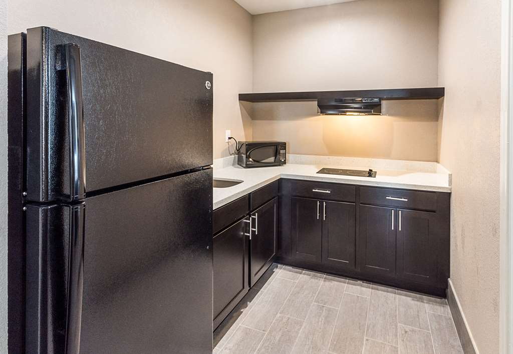 Econo Lodge Inn and Suites Houston NW Cy Fair - photo 16