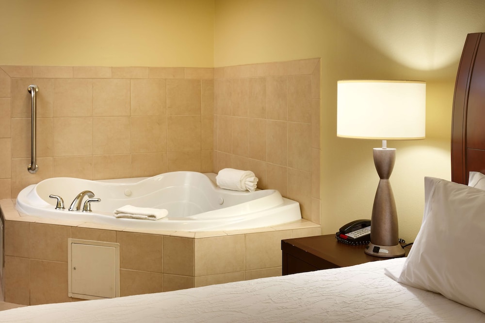 Hilton Garden Inn Clarksville - photo 32