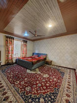 Green House with kitchen — 5-Star Luxury Hotel in Srinagar, India