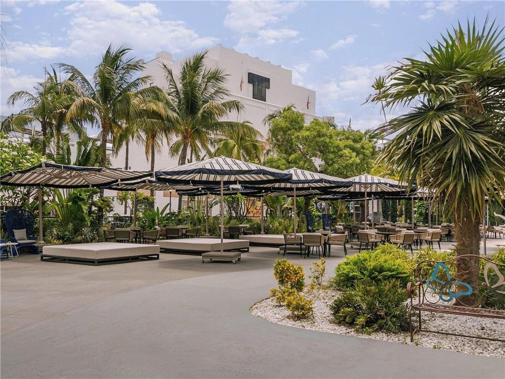 Kenmore Village Hotel South Beach - photo 5