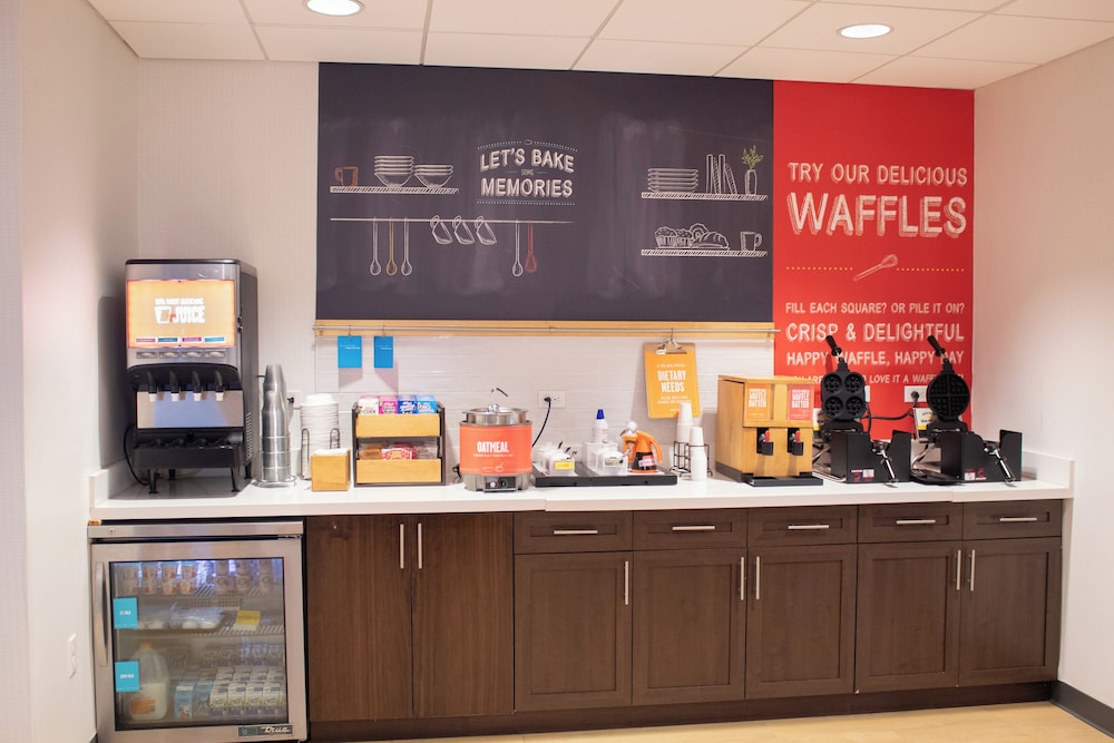 Hampton Inn Big Rapids - photo 30