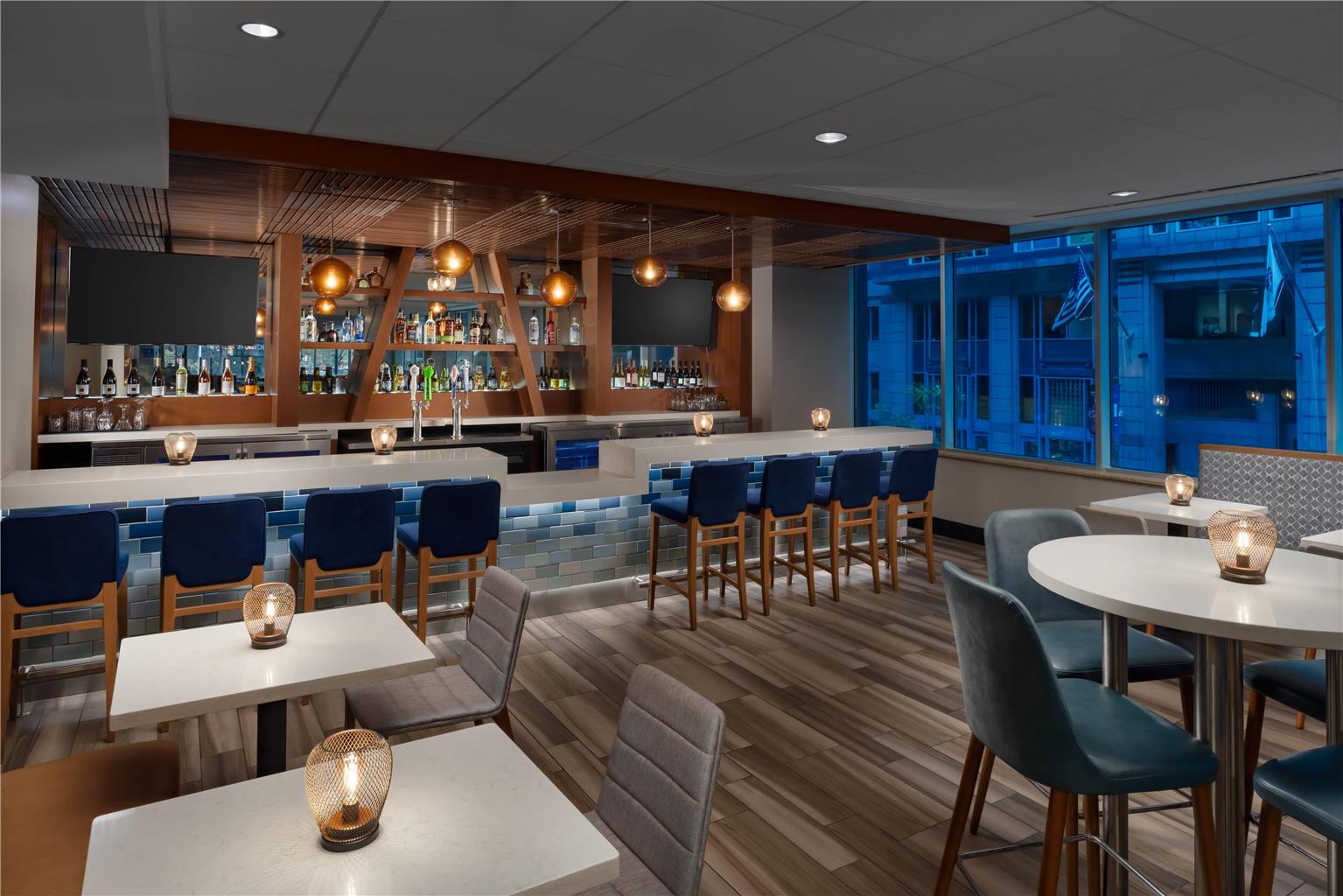 La Quinta Inn & Suites by Wyndham Chicago Downtown - photo 69