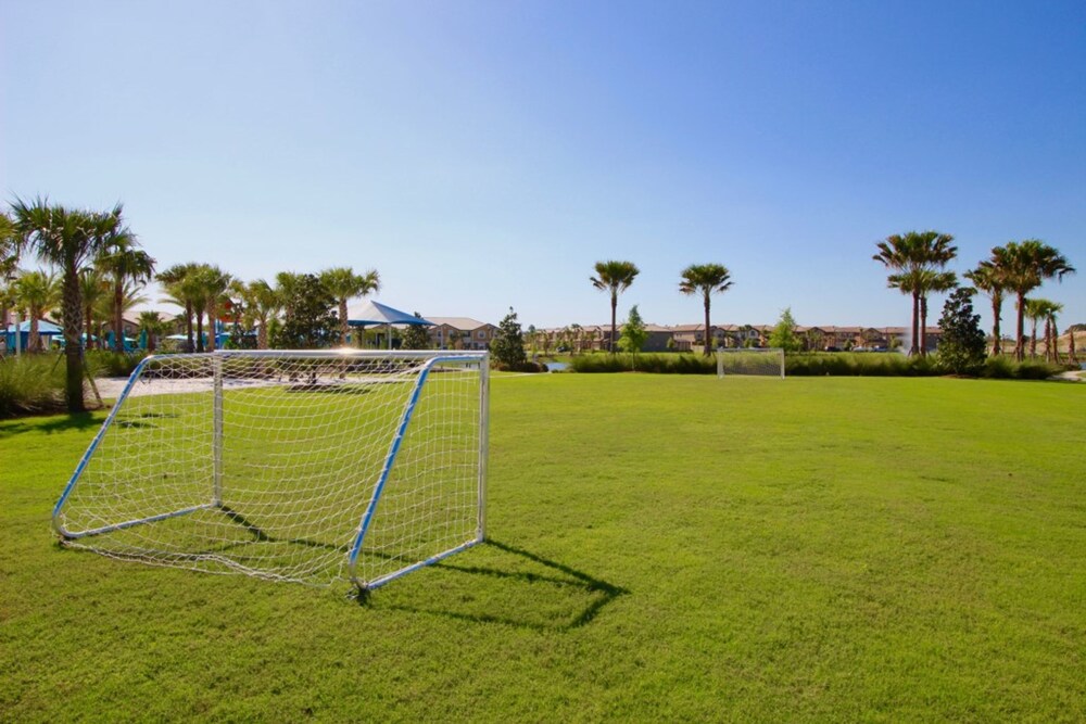 Stunning Disney Home w Pool & Free Resort Access - photo 27