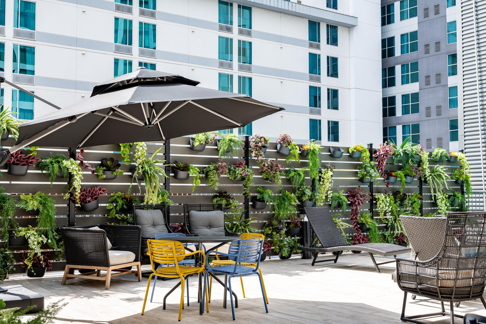 Holiday Inn & Suites Nashville Downtown Broadway by IHG - photo 3