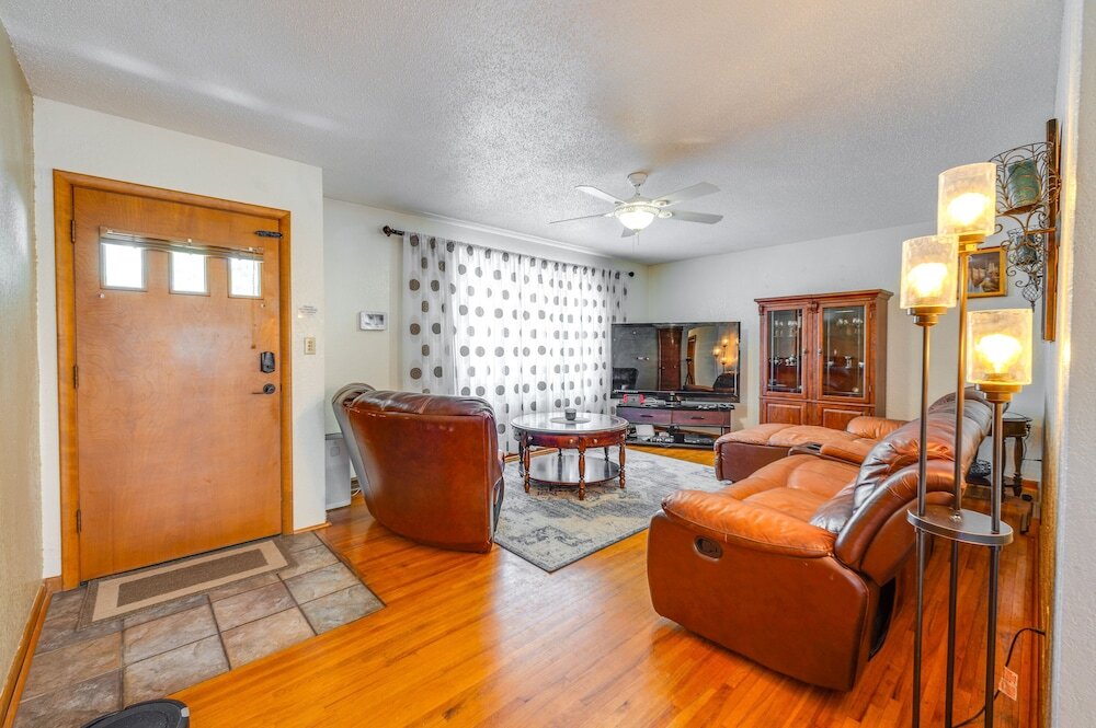 Family Friendly Waterloo Abode With Deck — Waterloo