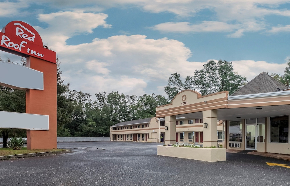 Red Roof Inn Freehold - photo 22