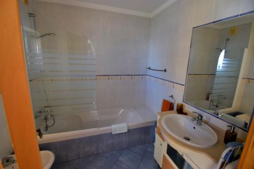 Piscina Apartment — 4-Star Luxury Hotel in Santa Luzia, Portugal