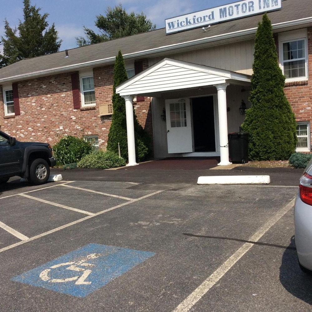 Wickford Motor Inn - photo 22