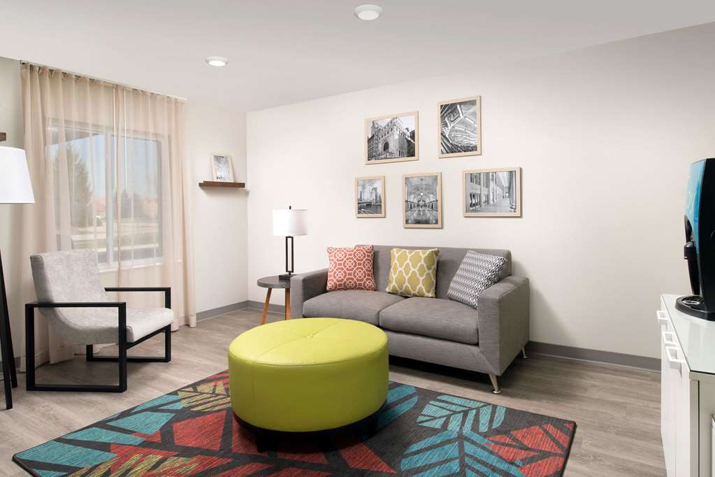 WoodSpring Suites Chicago Tinley Park - photo 6