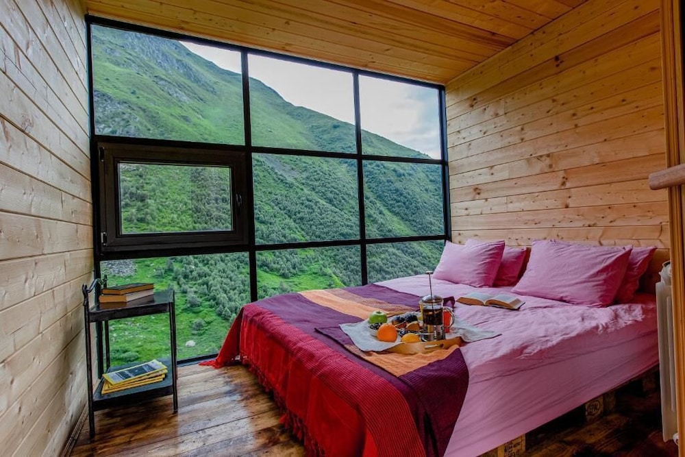 Fifth Season - last minute hotel in Step'antsminda