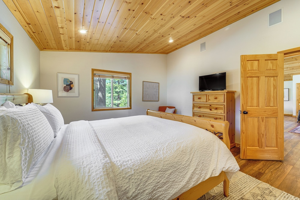 Sunny Cabin: 1 Mi to Tahoe Donner Resort - photo 12