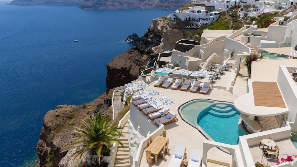 Andronis Boutique Hotel — 5-Star Luxury Hotel in Oia, Greece