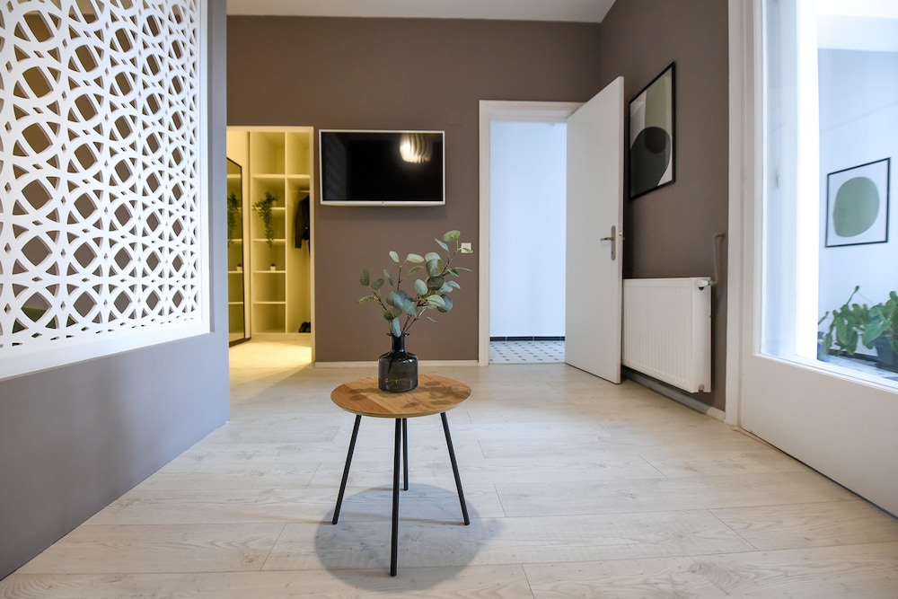 Sala Palatului Apt — Bucharest — photo 2