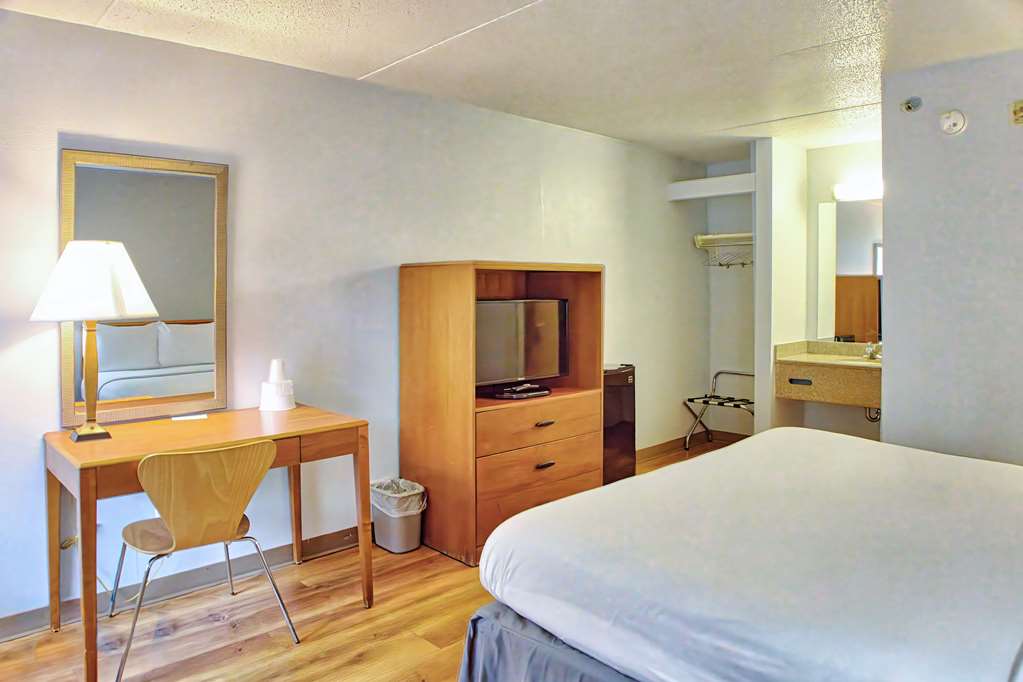 Motel 6 Buffalo NY Airport Williamsville - photo 16