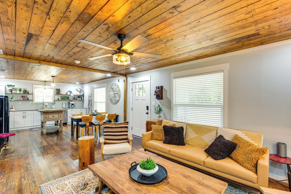 Lindale Vacation Rental with Deck and Grill - photo 3