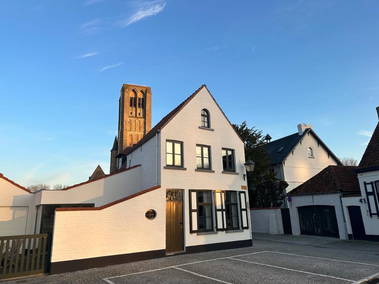 Onder de Toren in Damme, Belgium