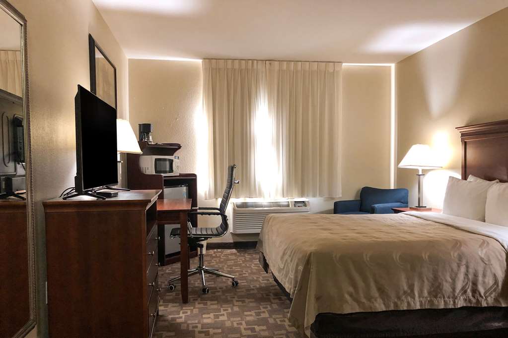 Quality Inn I 70 at Wanamaker - photo 8