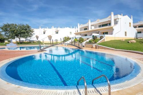Summer Villa — 4-Star Luxury Hotel in Albufeira, Portugal