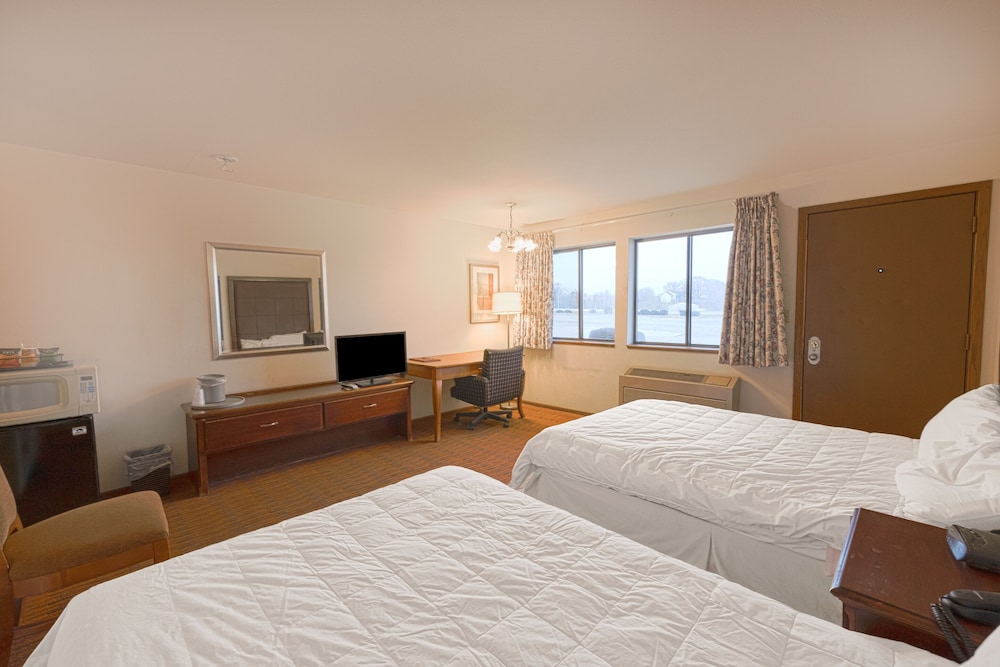 Harlan Inn and Suites - photo 36