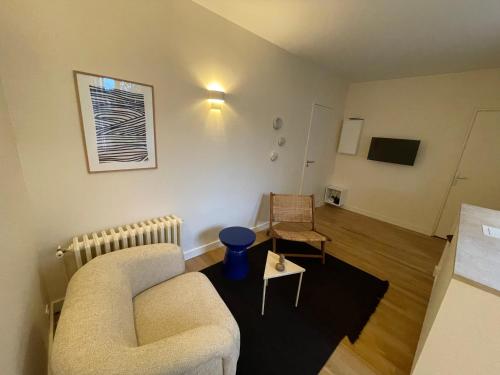 Ajania Appt Avec Parking Et Petit Jardin Prive in Caen, France