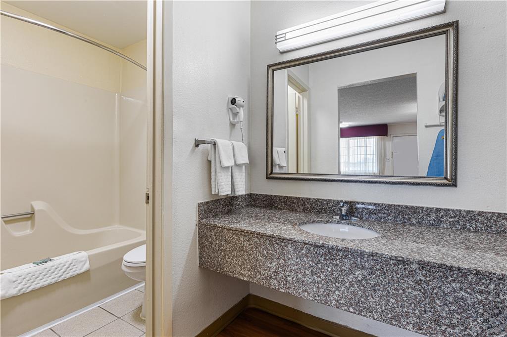 Best Western Palestine Inn - photo 13