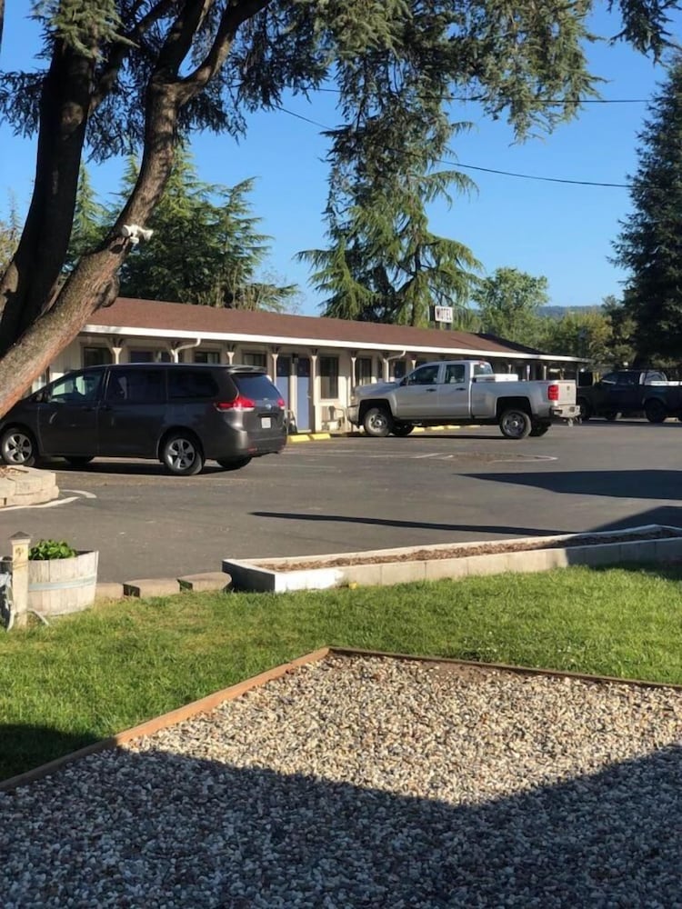 Kelseyville Motel - photo 26