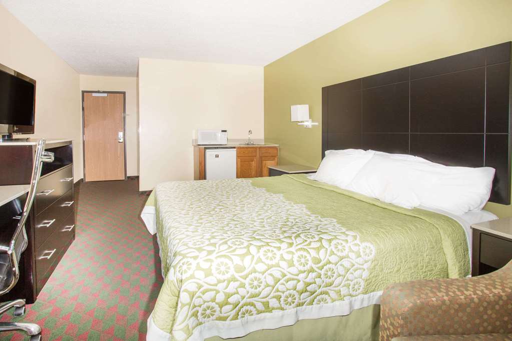 Days Inn by Wyndham Lexington NE - photo 4