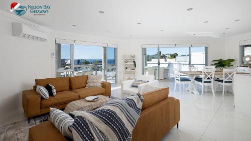 Nelson Bay Apartment with views over the Marina — 4-Star Luxury Hotel in Nelson Bay, Australia