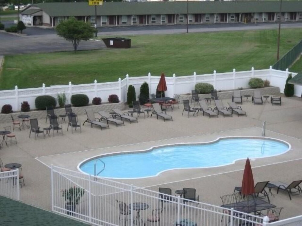 Pine View Resort - photo 2