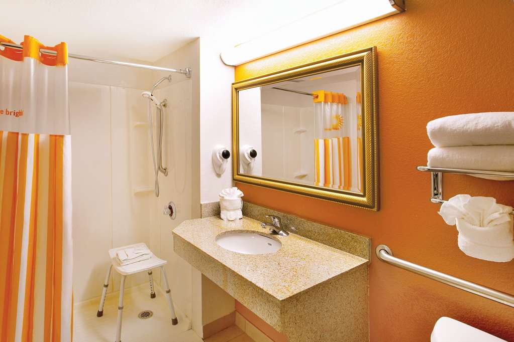 La Quinta Inn by Wyndham Orlando International Drive North - photo 28