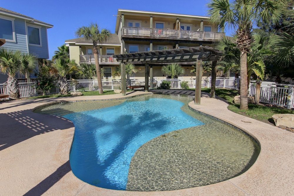 Beachy Keen 3 Bedroom Townhouse — 4-Star Luxury Hotel in Port Aransas, United States