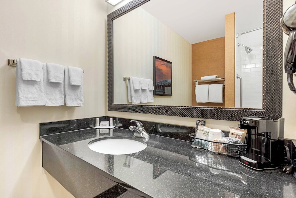 Fairfield Inn & Suites by Marriott Rockford - photo 20