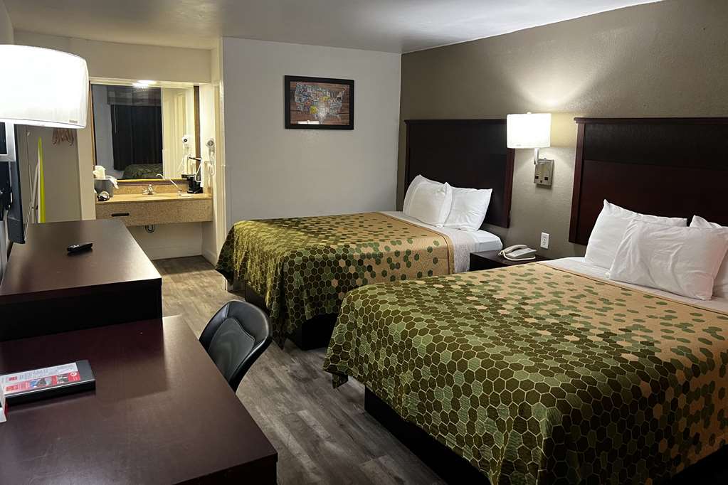 Econo Lodge Inn & Suites Georgia - featured photo