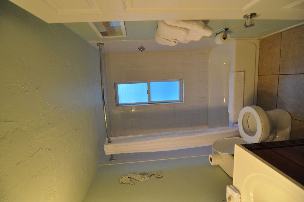 Lido Islander Inn - photo 12