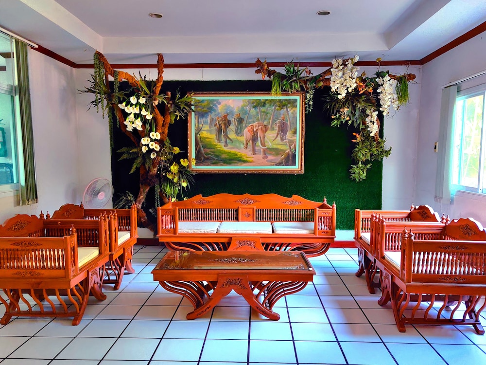 Thongpaeka Hotel — Prasat — photo 4