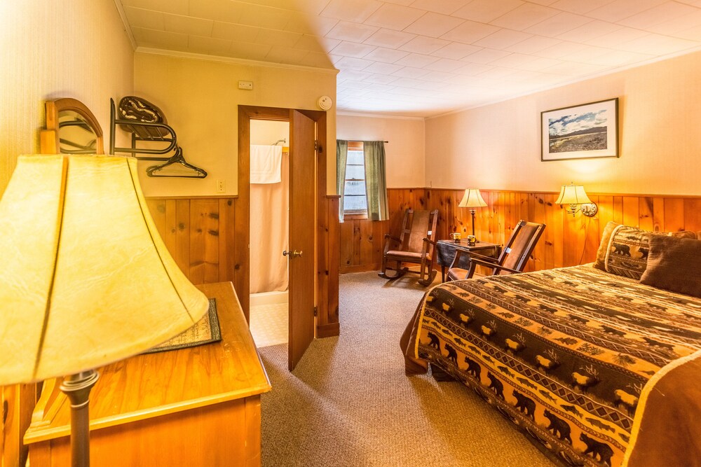 Adk Trail Inn - photo 10