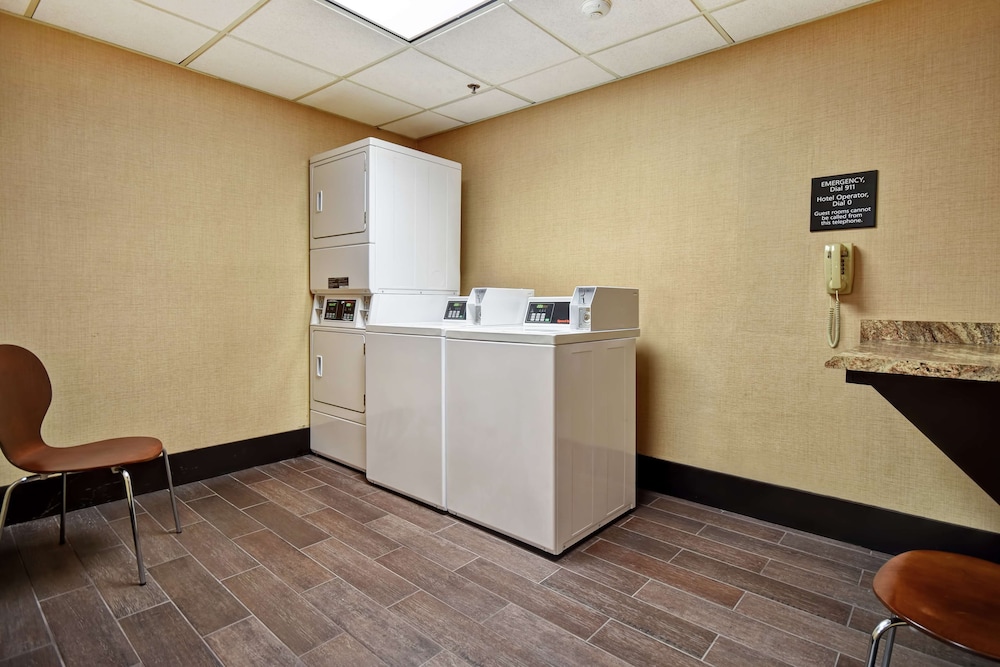 Hampton Inn Auburn - photo 25