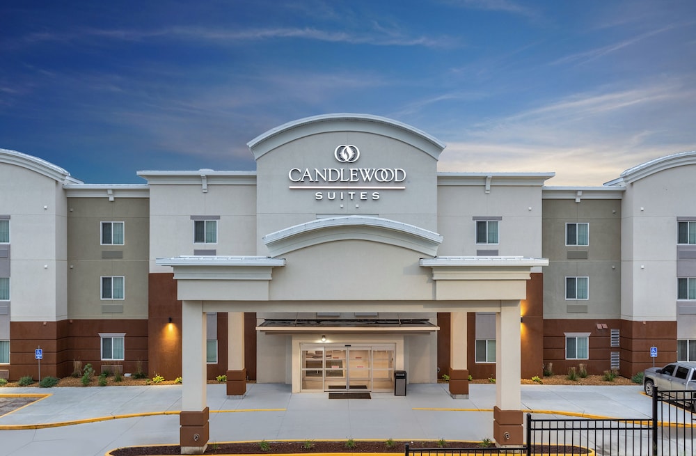 Candlewood Suites Davenport by IHG - photo 31